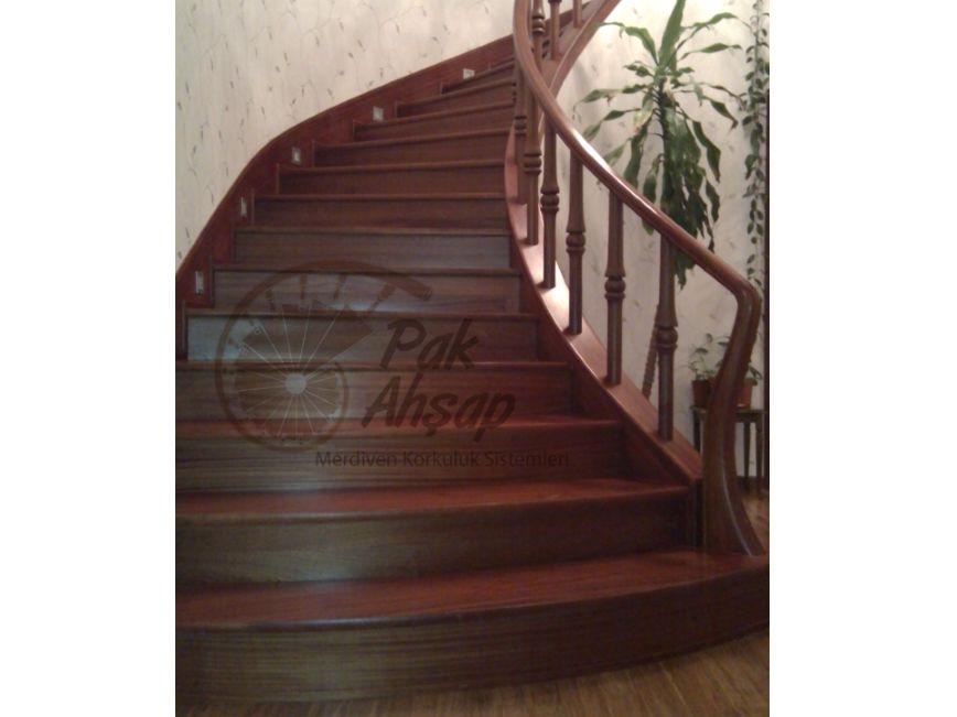 Ahşap Merdiven