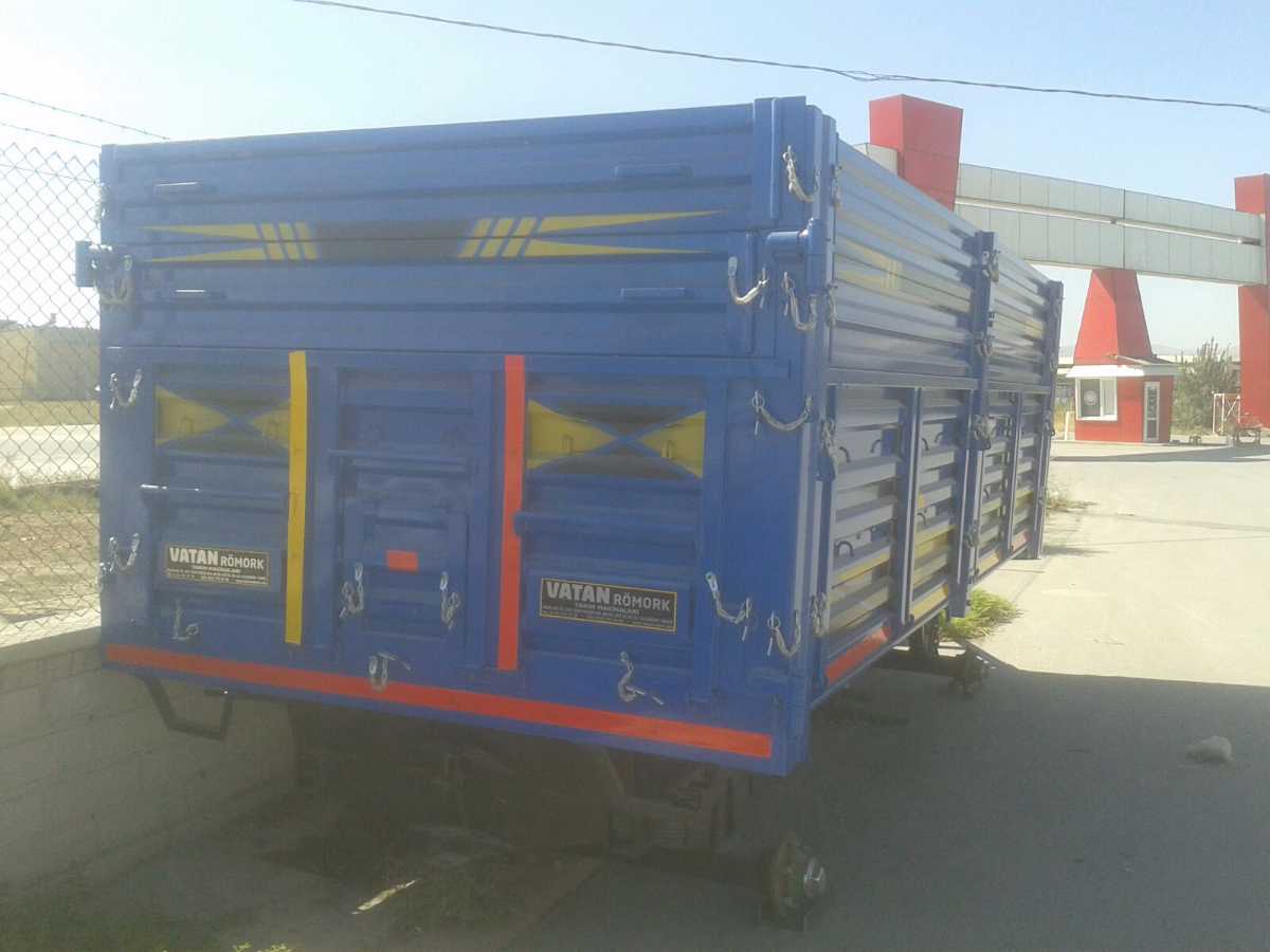 Trailers and Carrier Assemblies