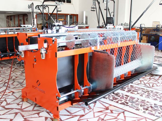 Wire Mesh Making Machine